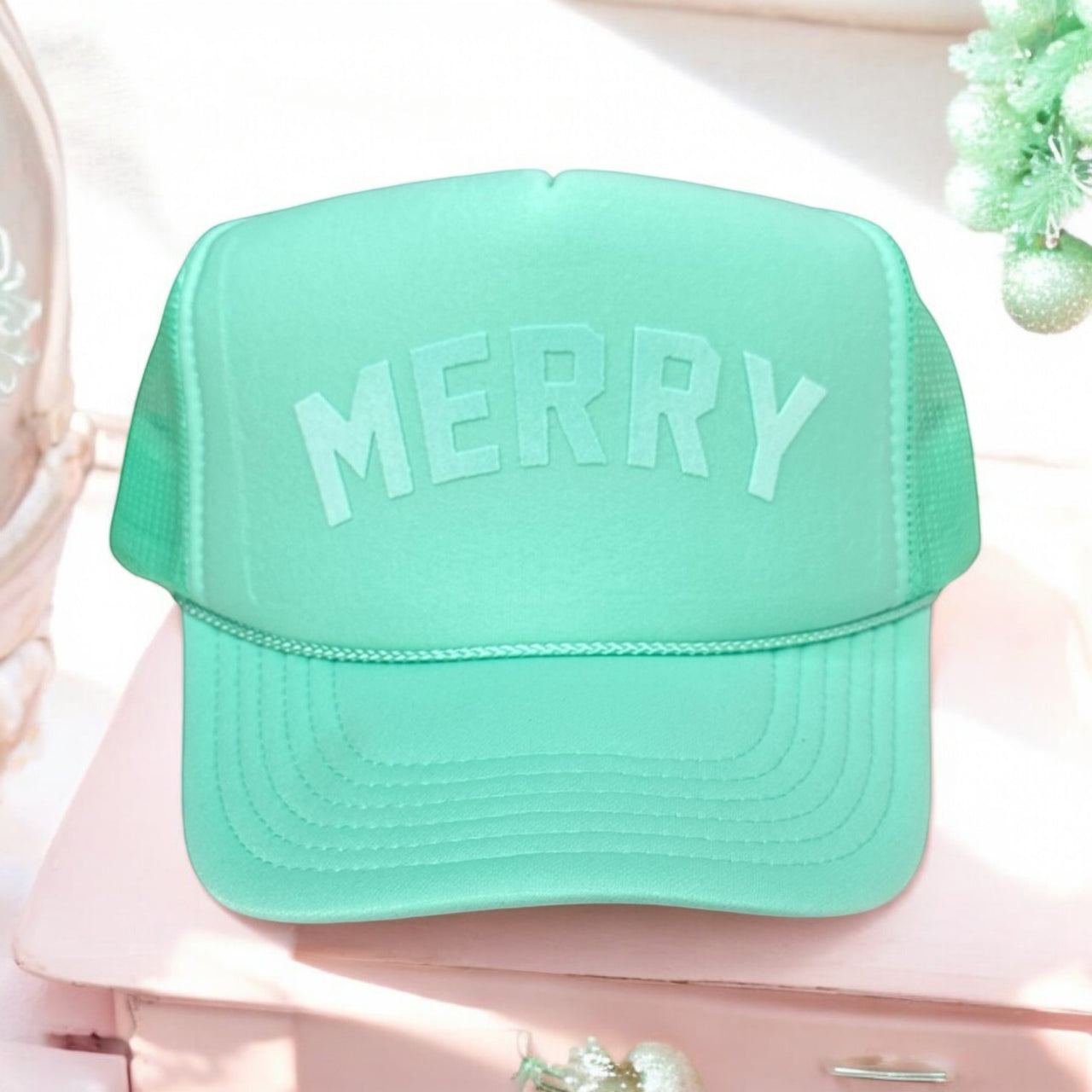 MERRY (tone on tone) - Mint Trucker