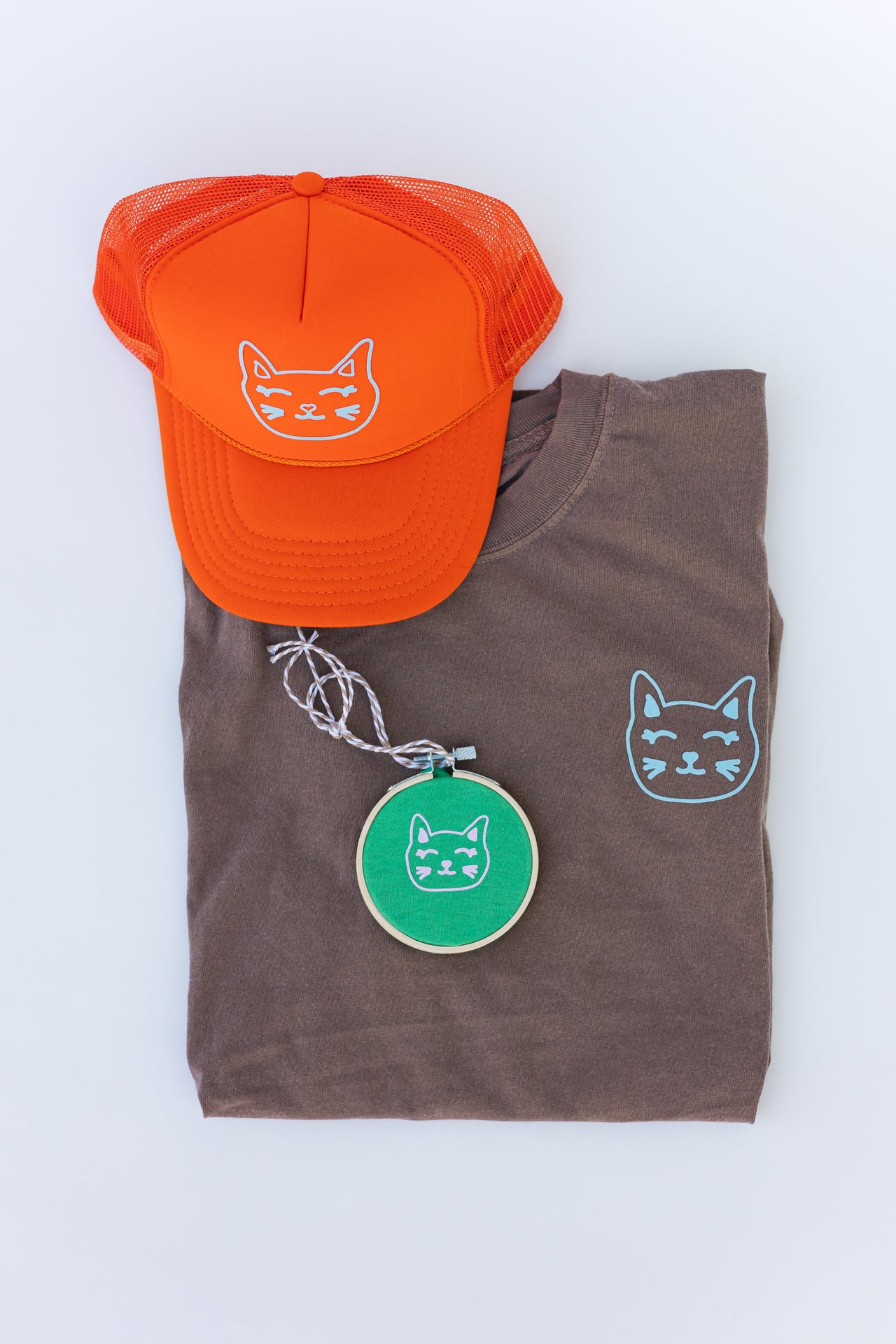 Cat Face - Cocoa Tee